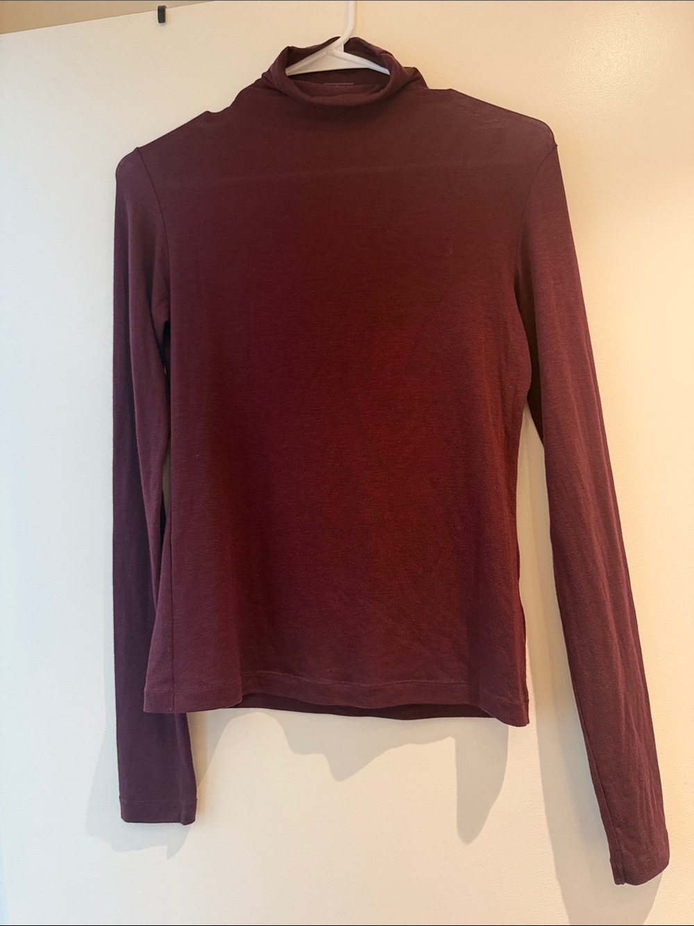 Uniqlo Women’s HEATTECH cashmere blend Burgundy Turtleneck Sweater